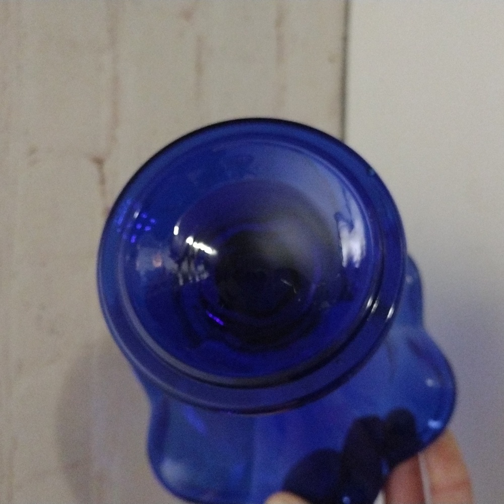 Vintage Italian Cobalt Blue Glass Tulip Cup - Picture 5 of 7